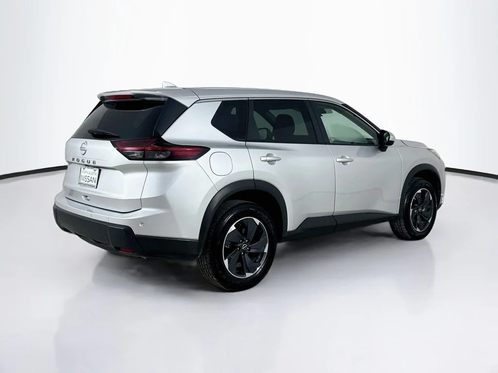Used 2025 Silver Nissan SV image 7