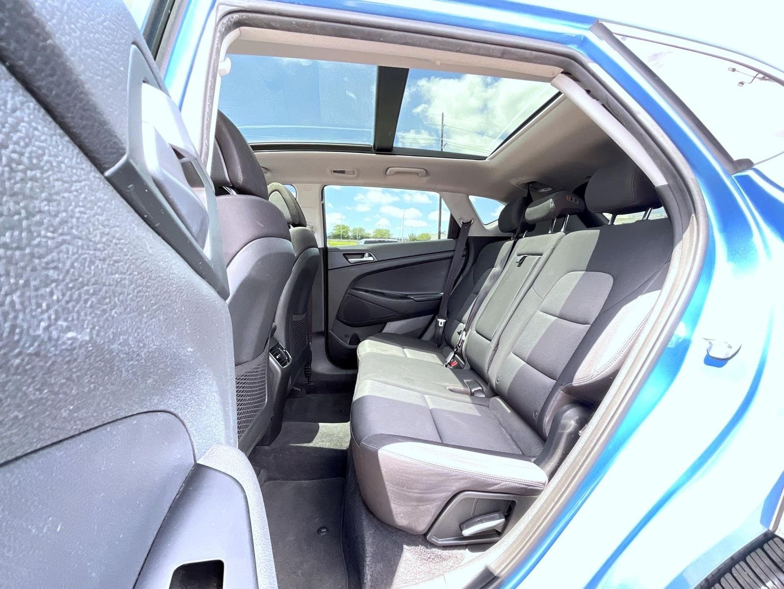 Used 2018 Blue Hyundai Value image 19