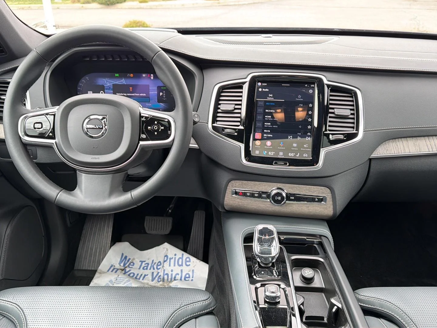 Used 2024 Denim Blue Metallic Volvo Ultimate Bright Theme image 22