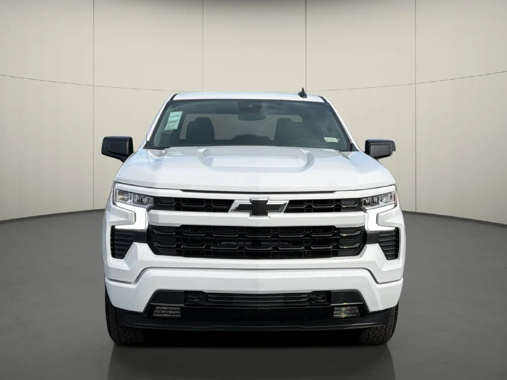 New 2026 Summit White Chevrolet RST image 2