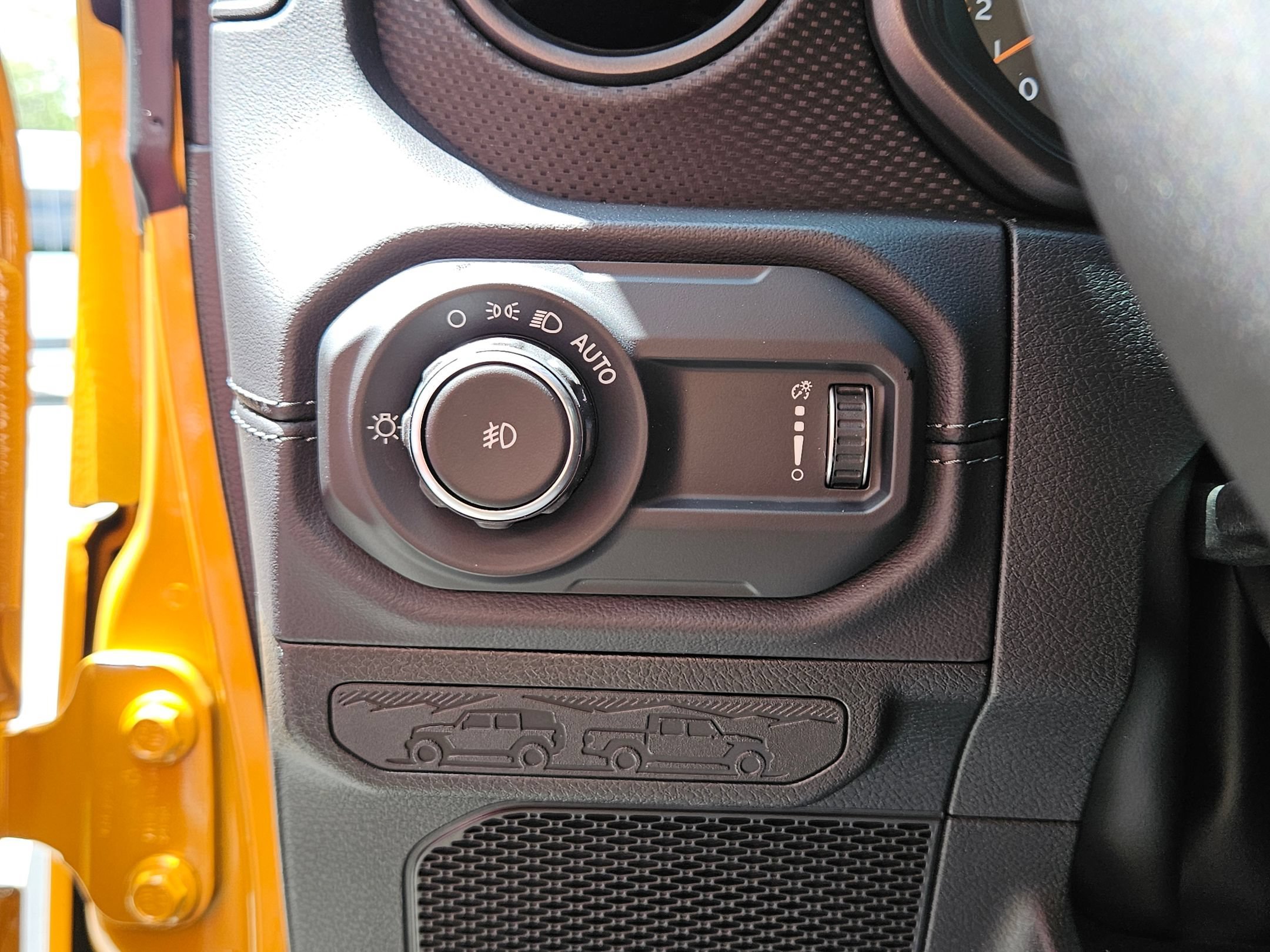New 2026 Goldilocks Exterior Paint Jeep Rubicon X image 18