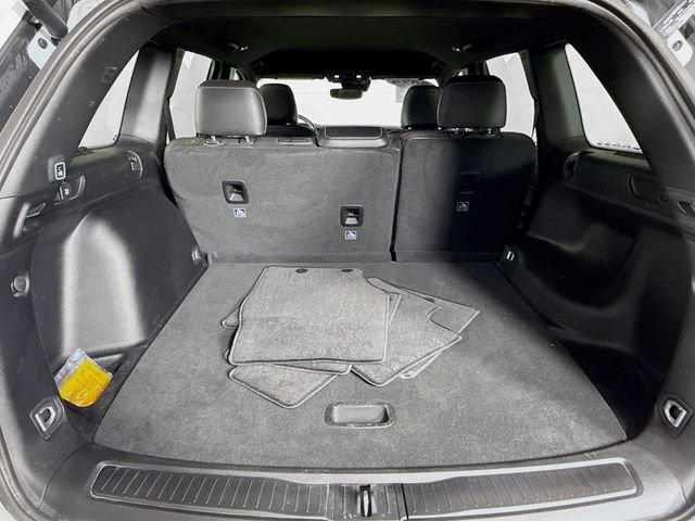 Used 2024 White Jeep Altitude image 24