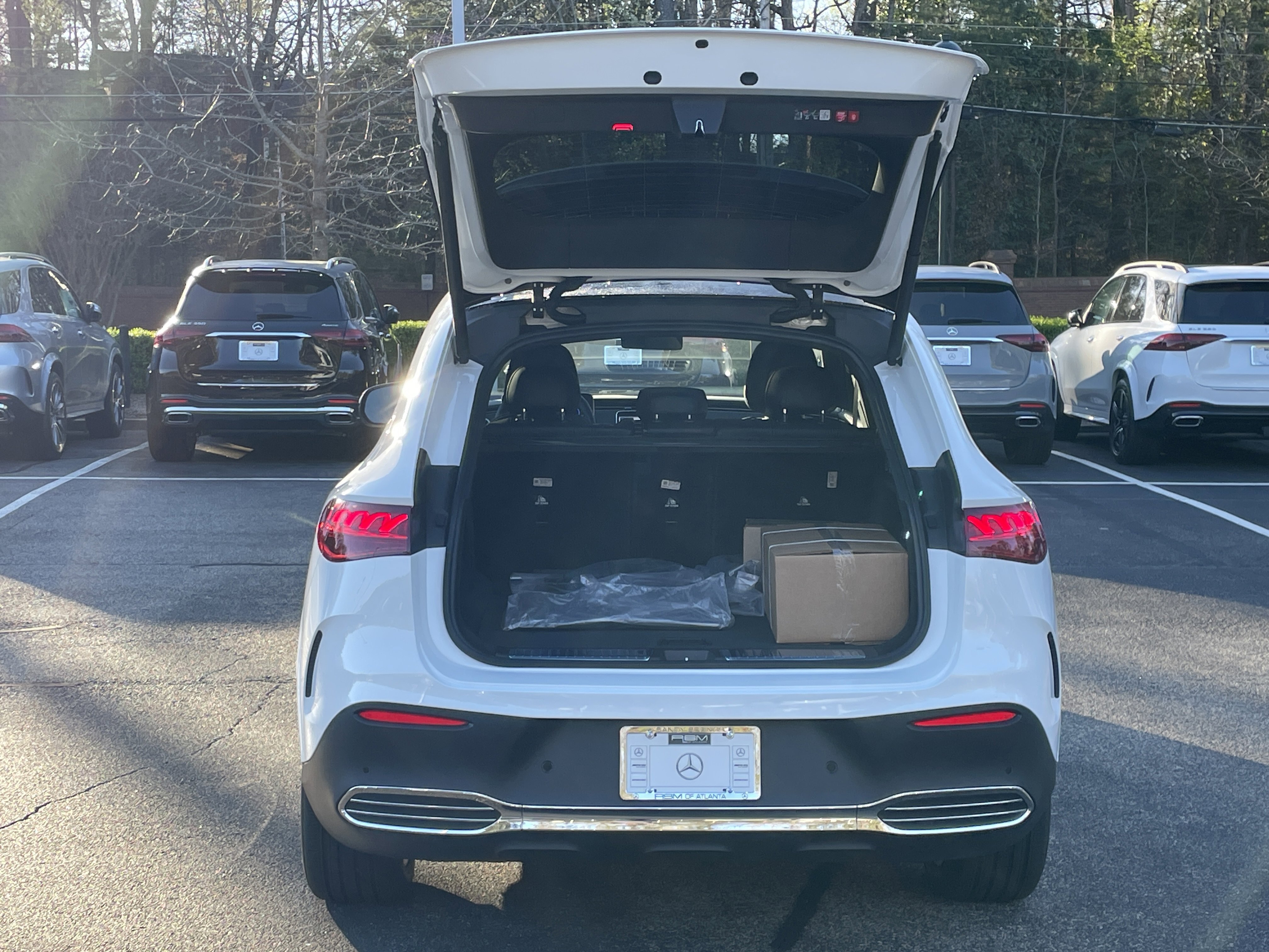 New 2026 Polar White Mercedes-Benz EQE 320 4MATIC® SUV image 8