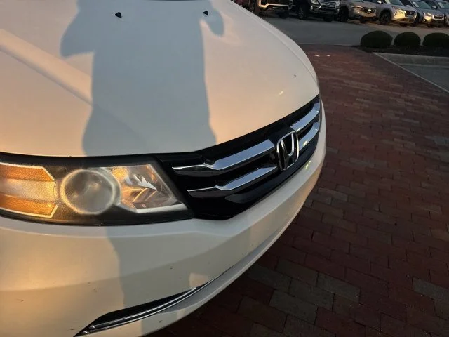 Used 2014 White Honda EX-L image 27