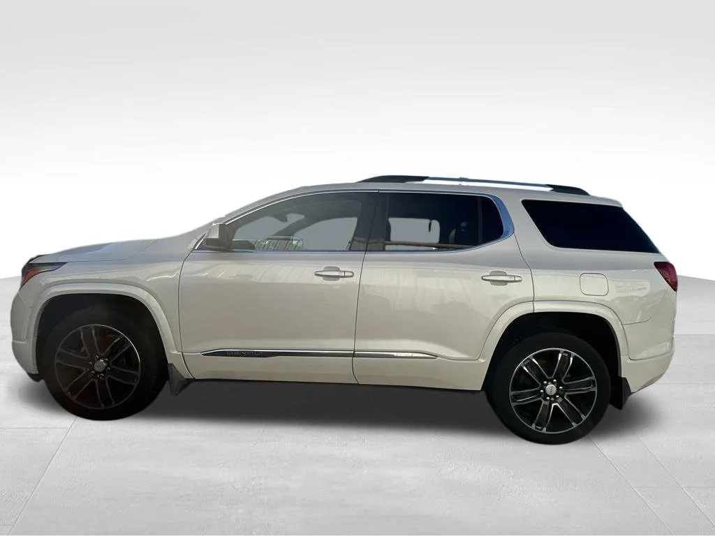 Used 2017 White GMC Denali image 2