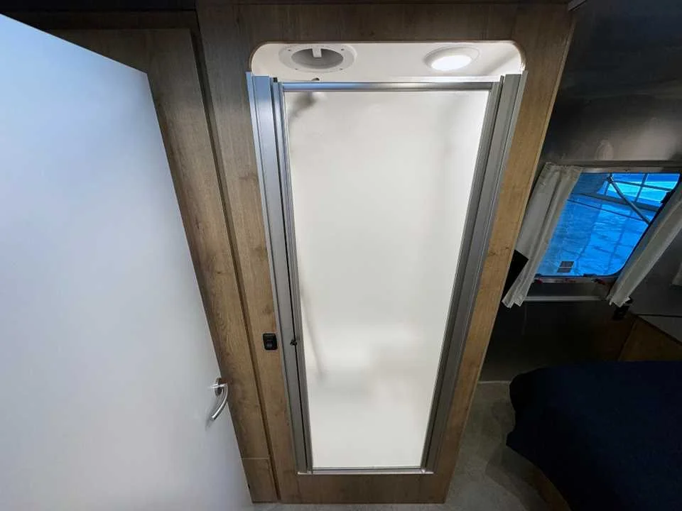 New 2027 SILVER AIRSTREAM  image 29