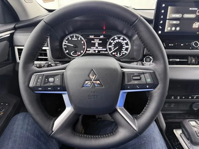 New 2026 Black Mitsubishi SE image 26