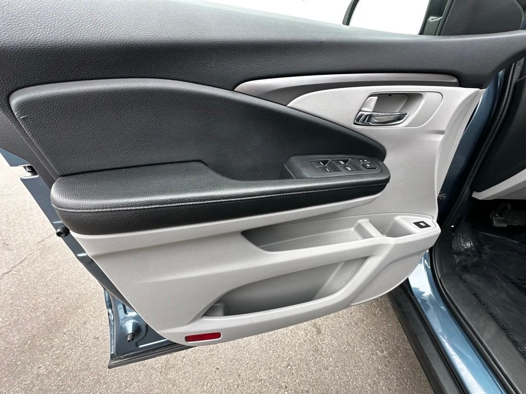 Used 2016 Blue Honda EX image 22