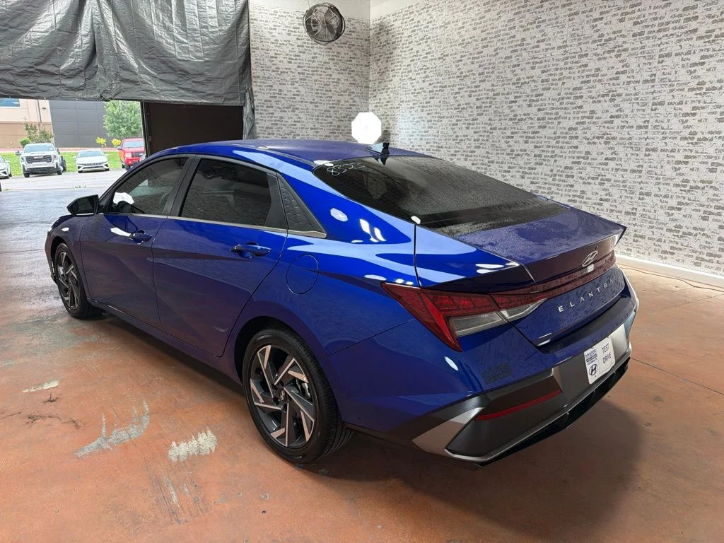 Used 2025 Intense Blue Hyundai SEL Convenience image 5