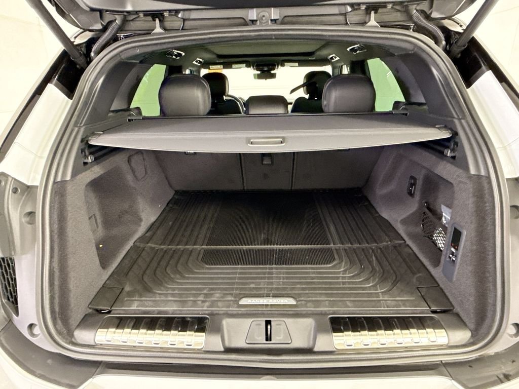 New 2026 Fuji White Land Rover Dynamic SE image 27