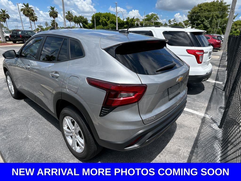 Used 2024 Gray Chevrolet LS image 4