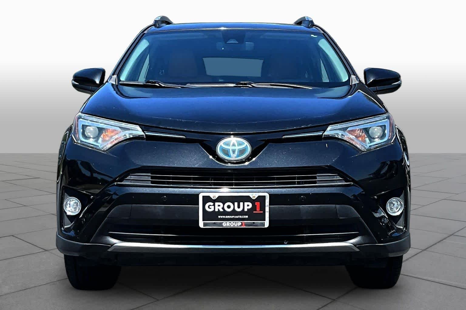 Used 2017 Black Sand Pearl Toyota Limited image 4