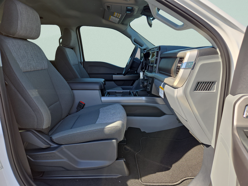 New 2026 Oxford White Ford F-350® XLT image 28