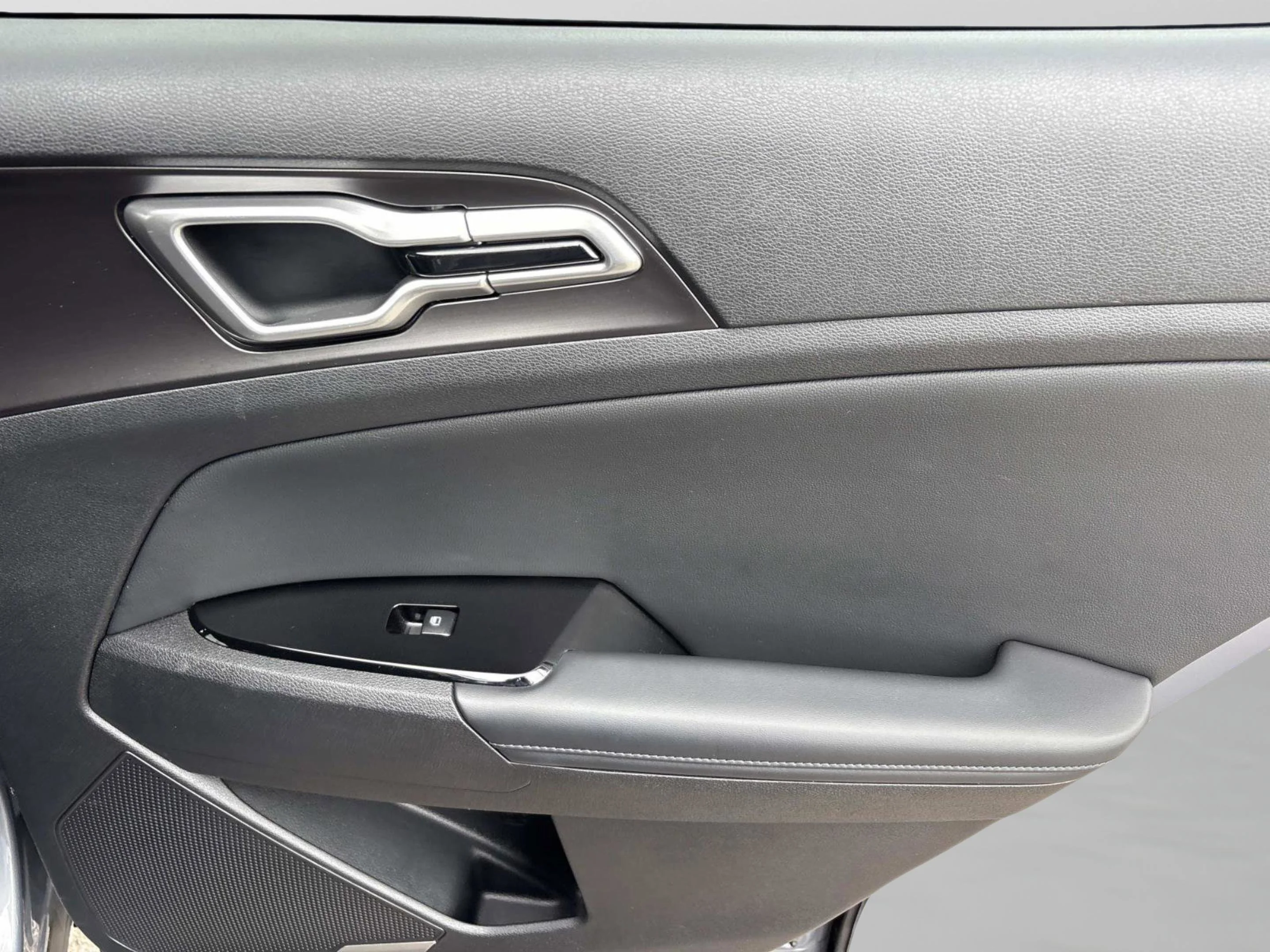 2023 Kia Sportage EX - Photo 19