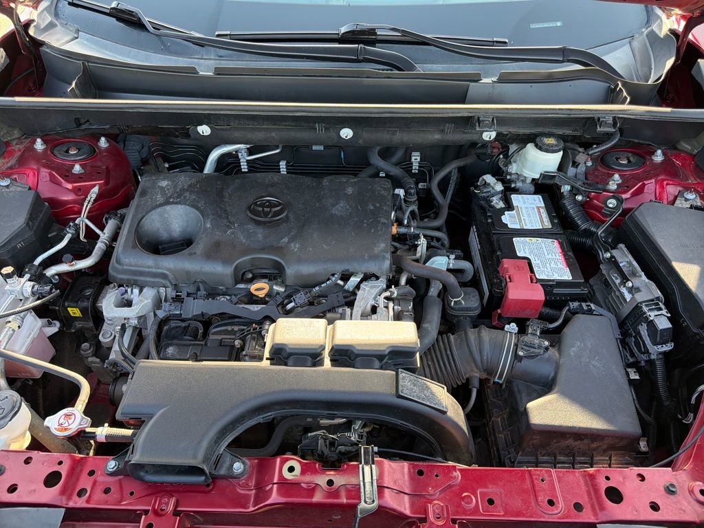 2021 Toyota RAV4 XLE - Photo 27