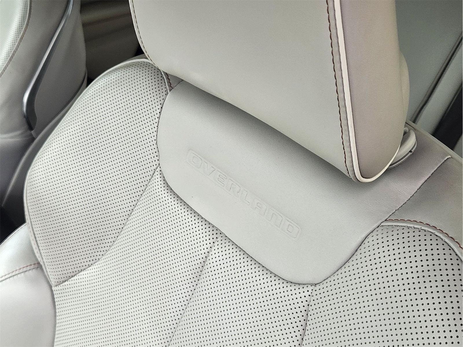 Used 2022 Bright White Clearcoat Jeep Overland image 15