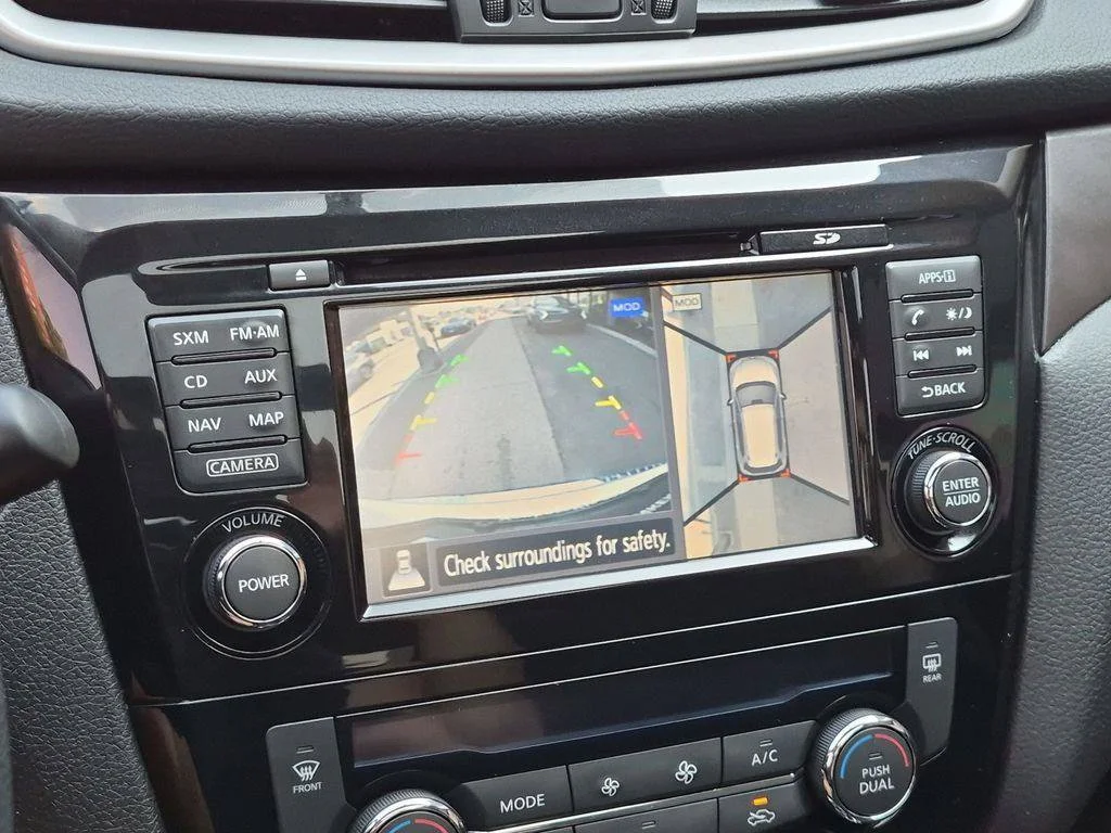 Used 2014 White Nissan SV image 17