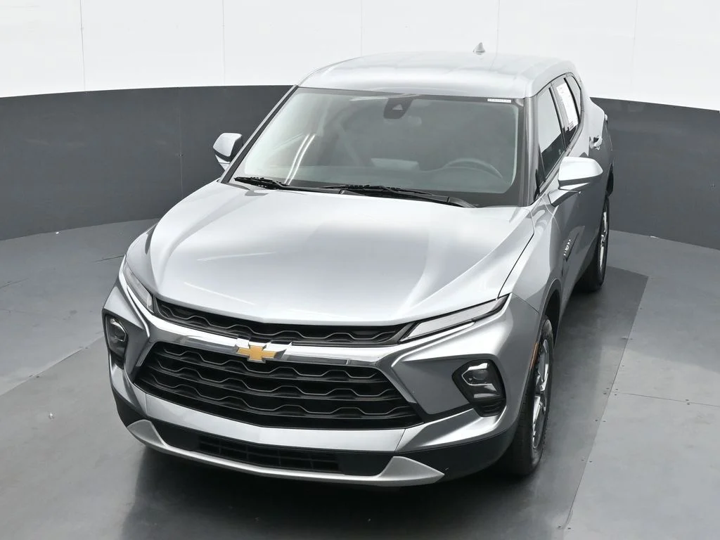 Used 2025 Gray Chevrolet LT image 16