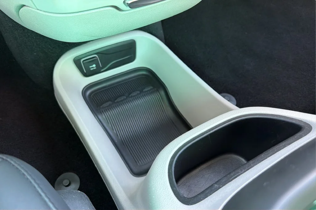 Used 2024 White Chrysler Touring L image 34