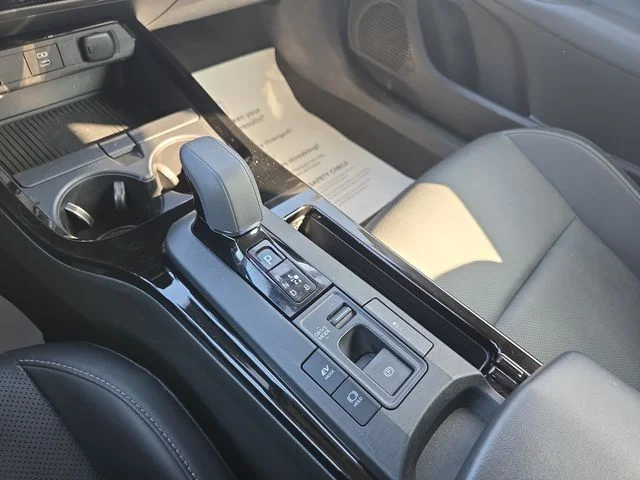 Used 2024  Toyota XLE image 18