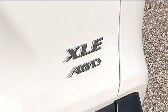 Used 2025 White Toyota XLE image 8