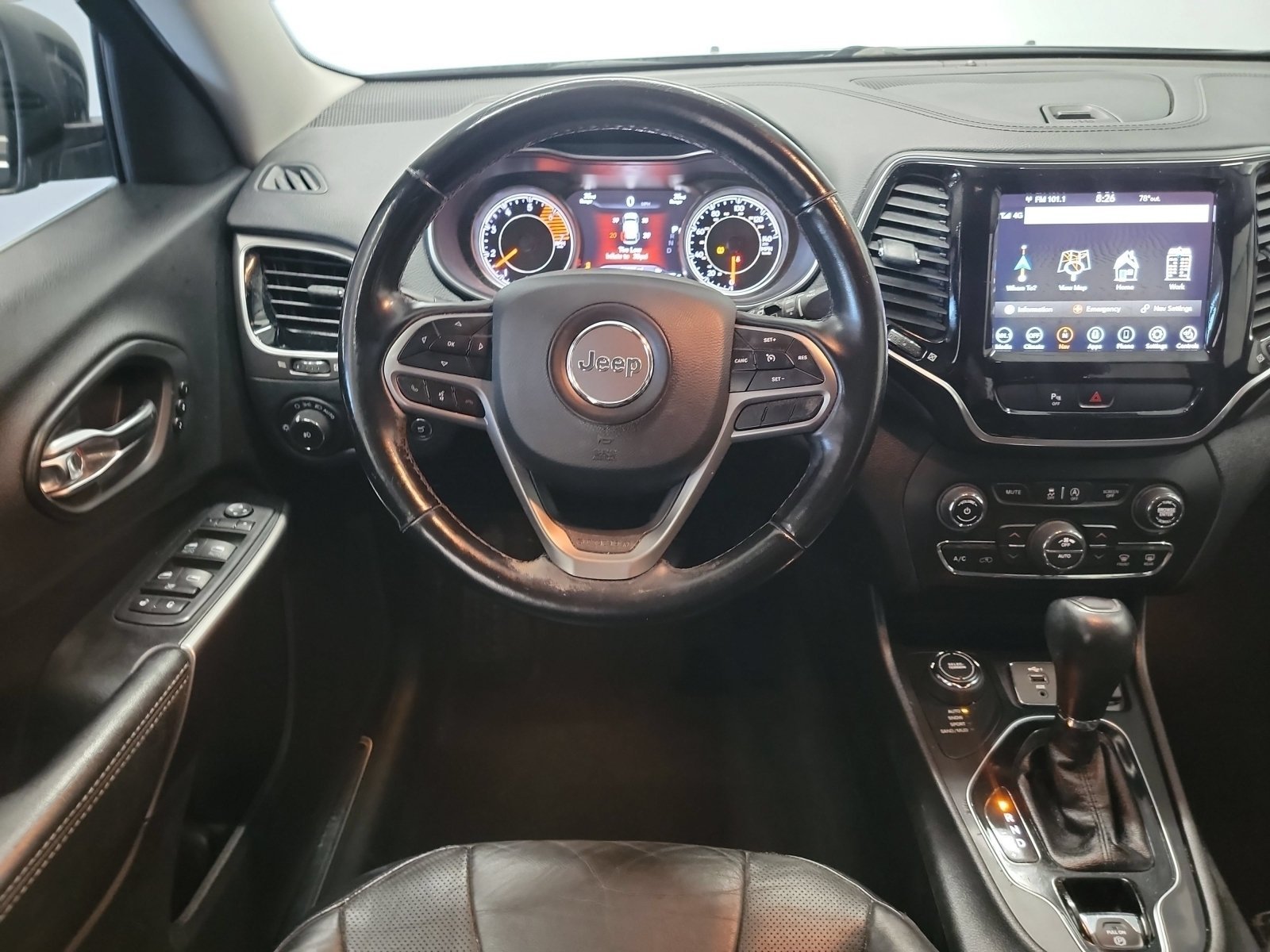 Used 2020 Diamond Black Crystal Pearlcoat Jeep Limited image 15