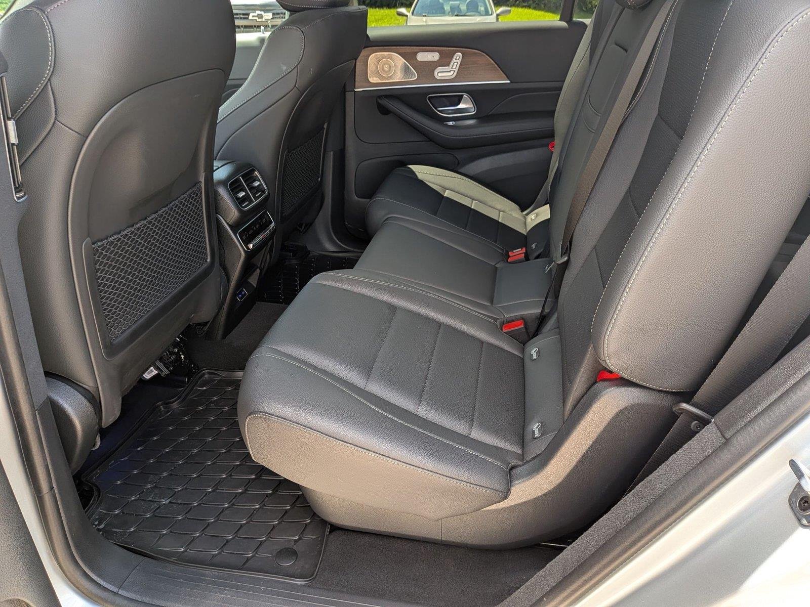 Used 2025 Cirrus Silver Metallic Mercedes-Benz GLS 450 image 32