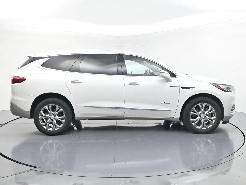 Used 2019 Includes Satin Nickel lower exterior accent color.) Buick Avenir image 4