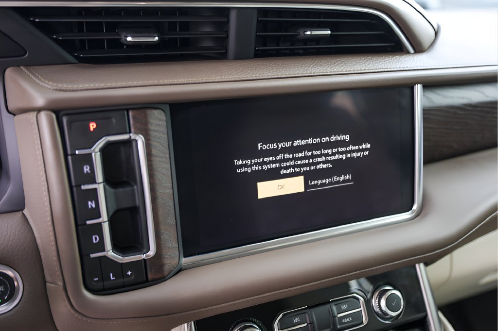Used 2024 White GMC Denali image 18