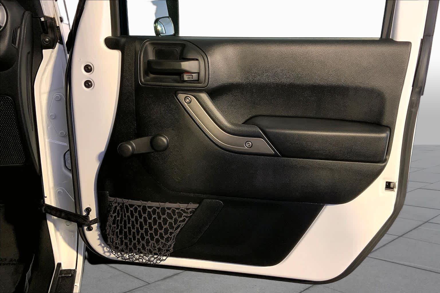 Used 2017 Bright White Clearcoat Jeep Sport image 23