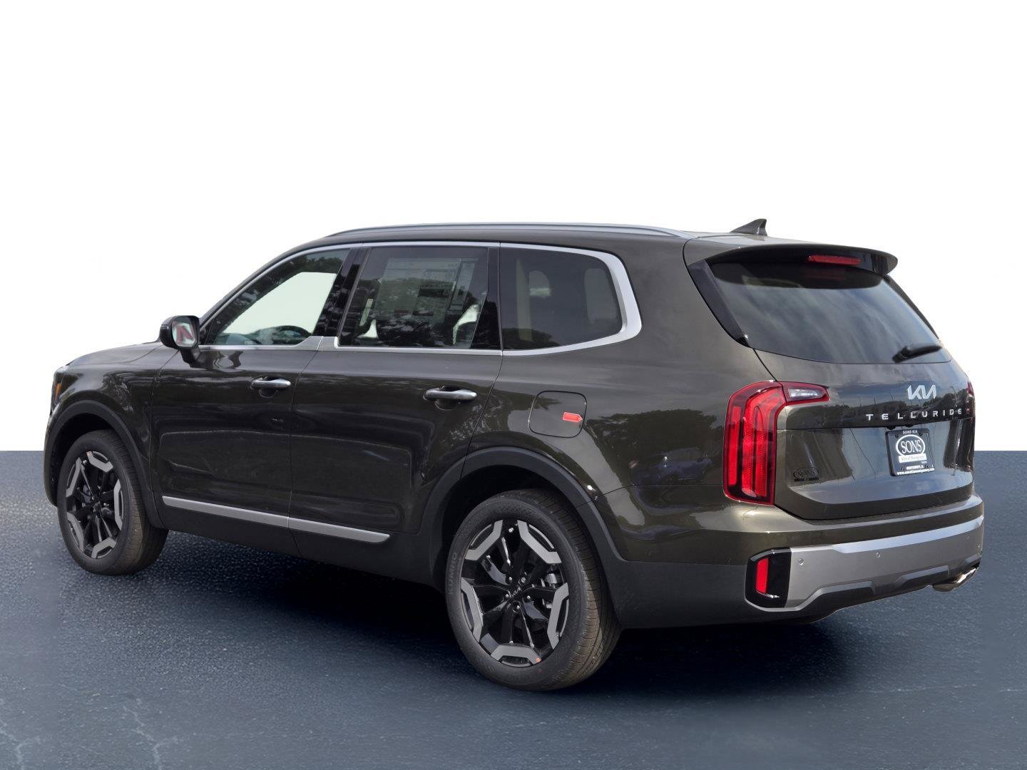 New 2025 Dark Moss Kia S image 12