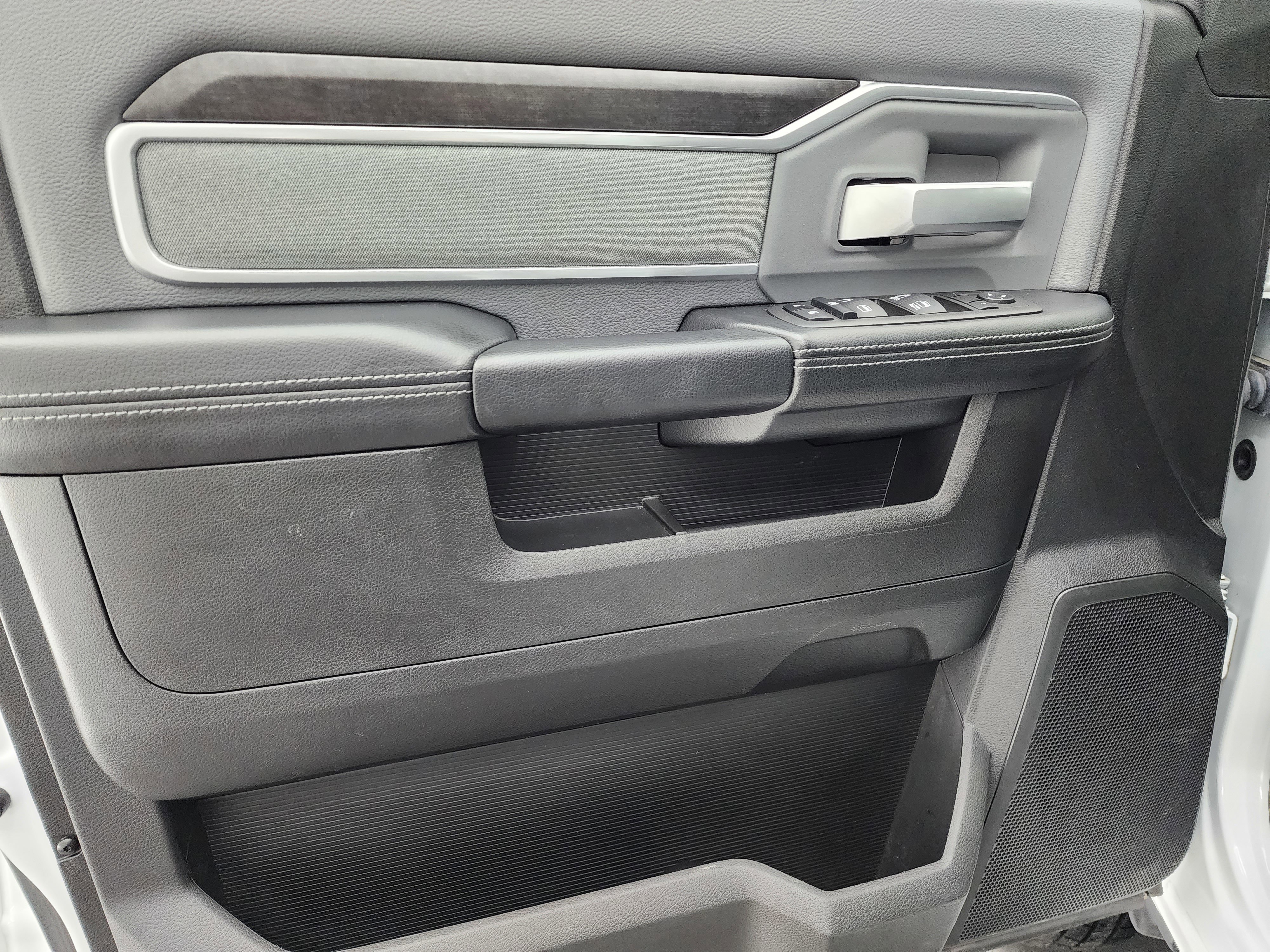 Used 2022 Bright White Clearcoat Ram Big Horn: MEGA-SHORT-DRW-BIG HORN-6.7L DIESEL-4WD-BACKUP CAM-GEORGIA TRUCK image 35