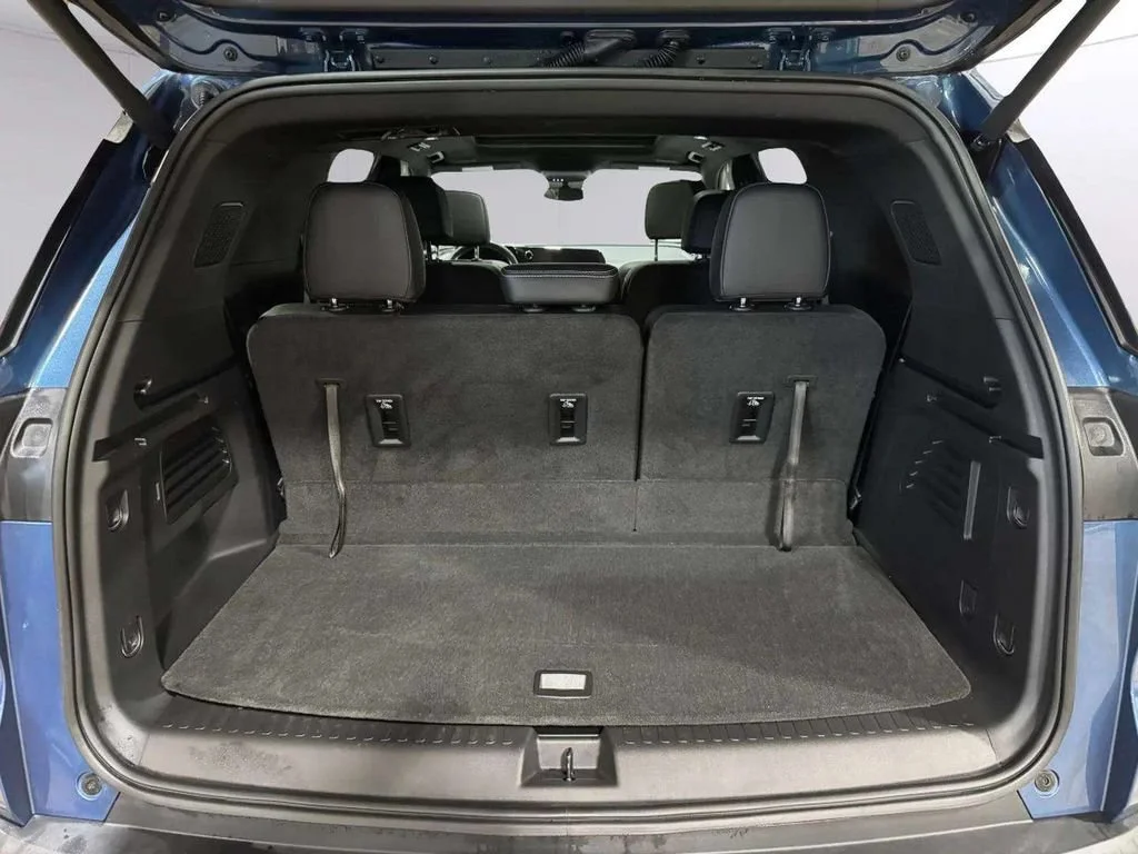 2025 Chevrolet Traverse LT - Photo 30