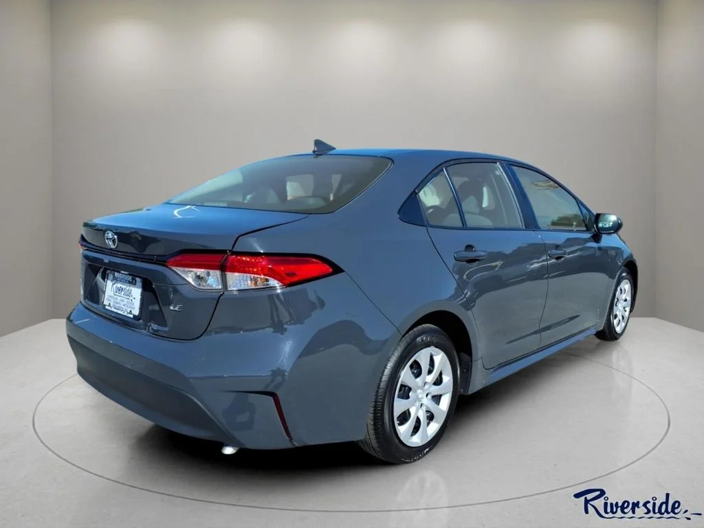 Used 2024  Toyota LE image 2