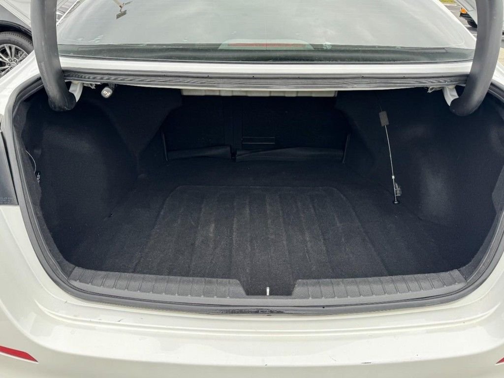Used 2014 White Kia LX image 6