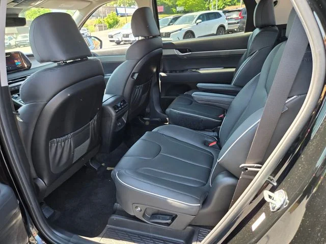Used 2025 Black Hyundai SEL image 12