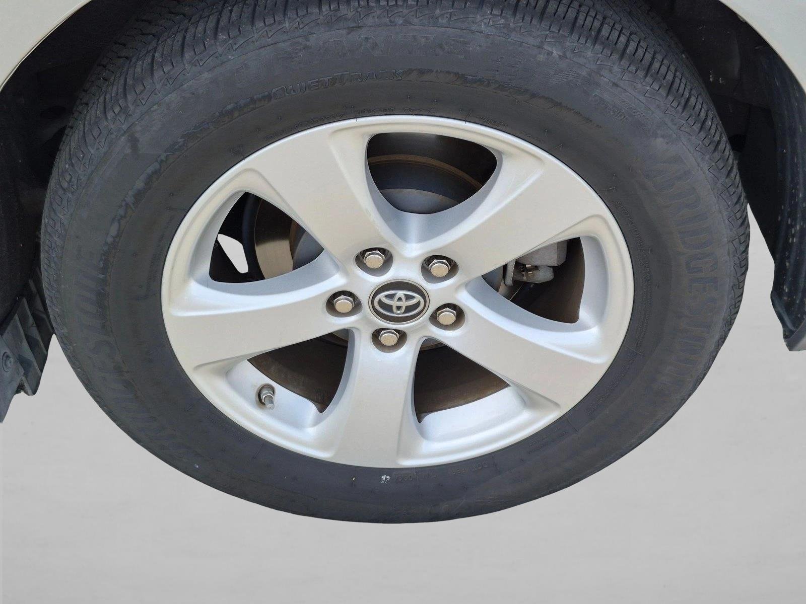 Used 2018 Silver Sky Metallic Toyota LE image 14
