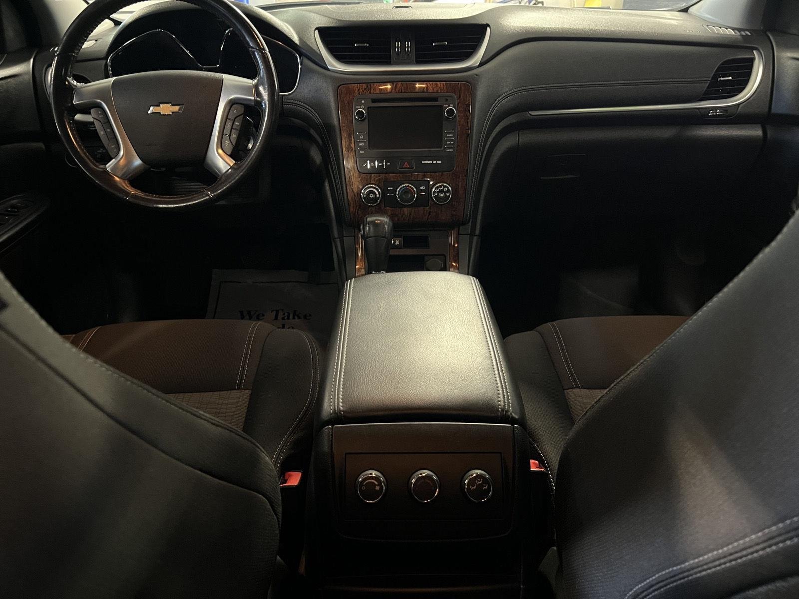 Used 2014 Black Granite Metallic Chevrolet LT image 21