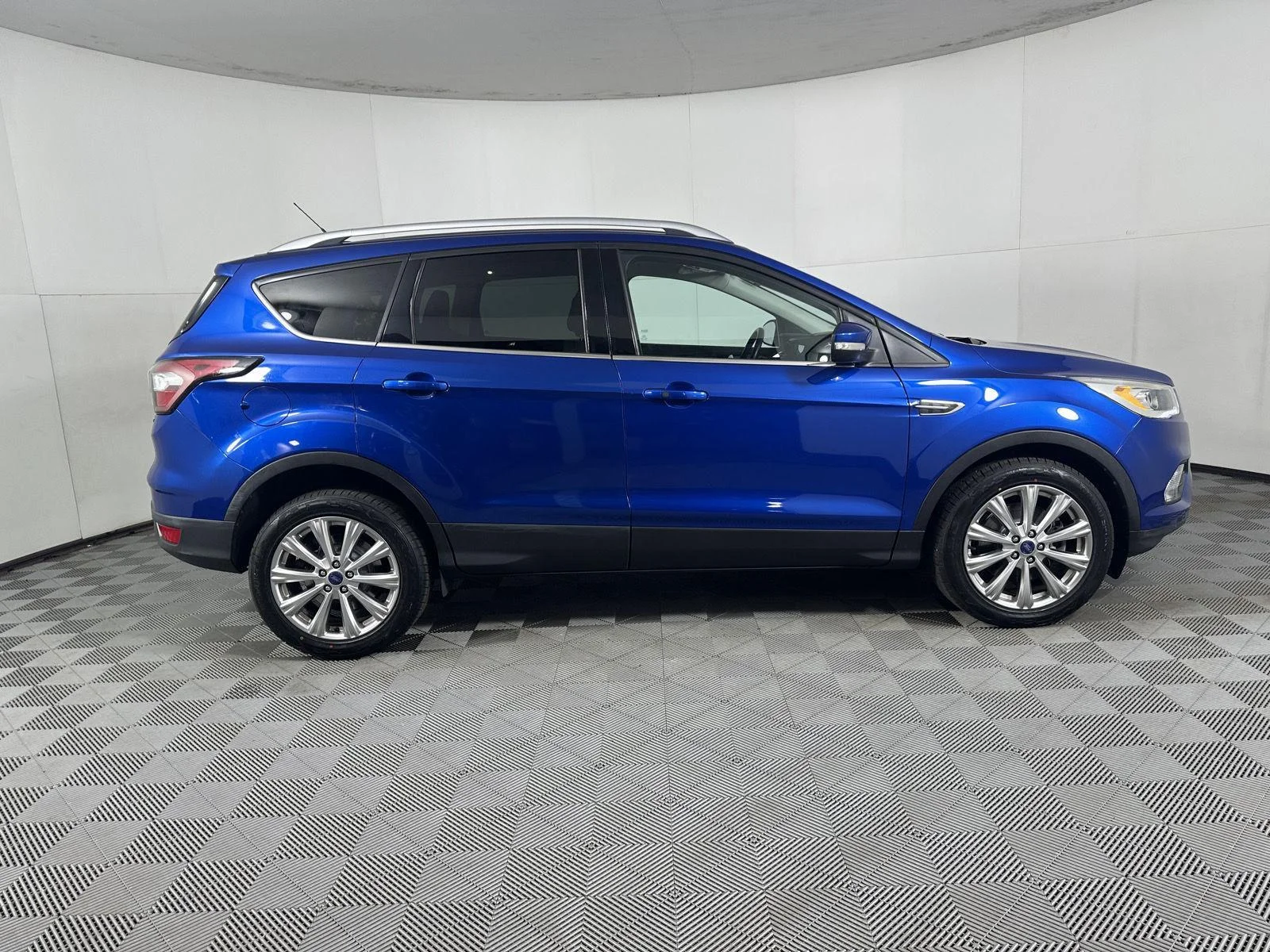 Used 2017 Lightning Blue Ford Titanium image 9