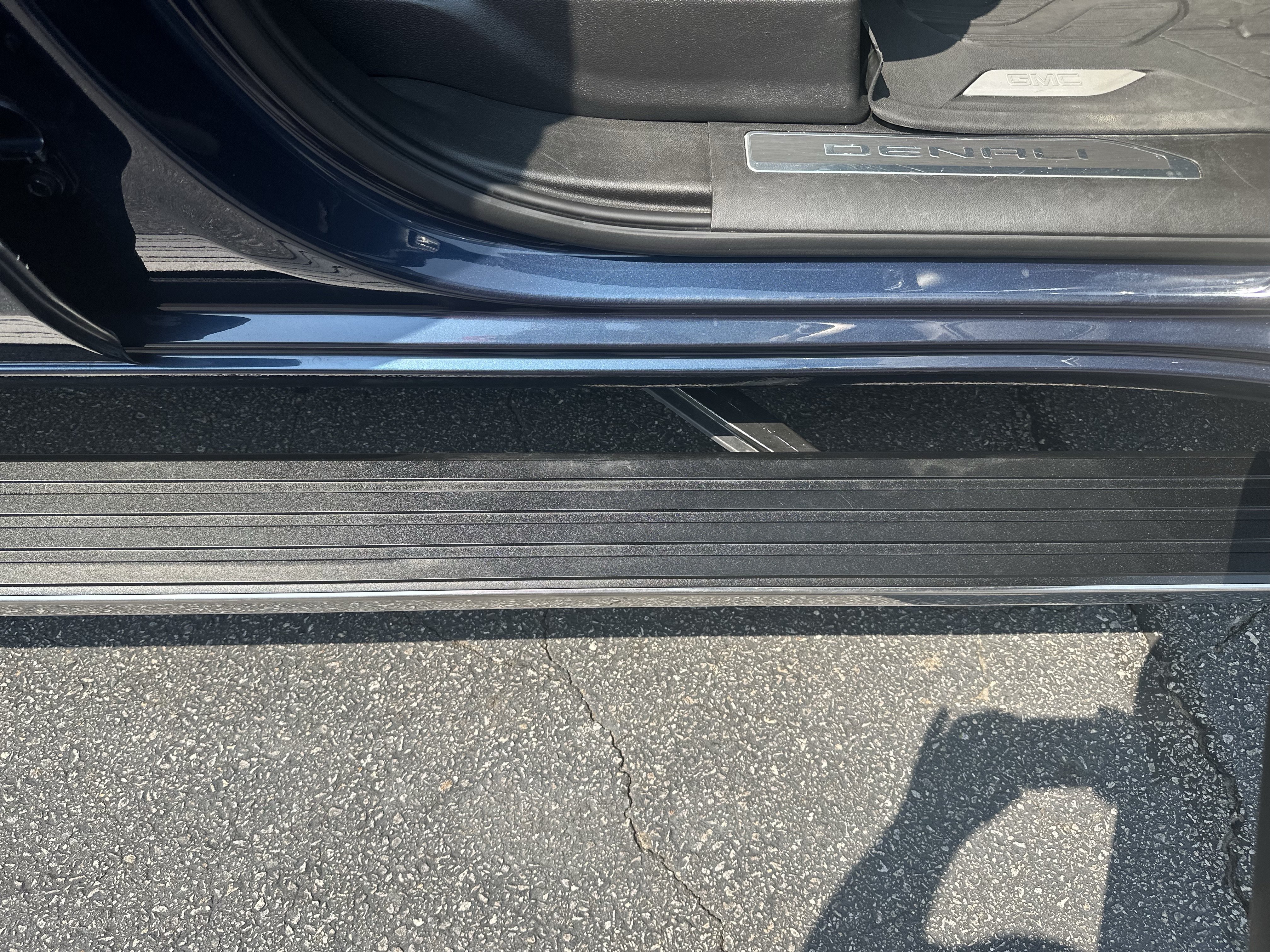 Certified Used 2020 Pacific Blue Metallic GMC Denali image 18