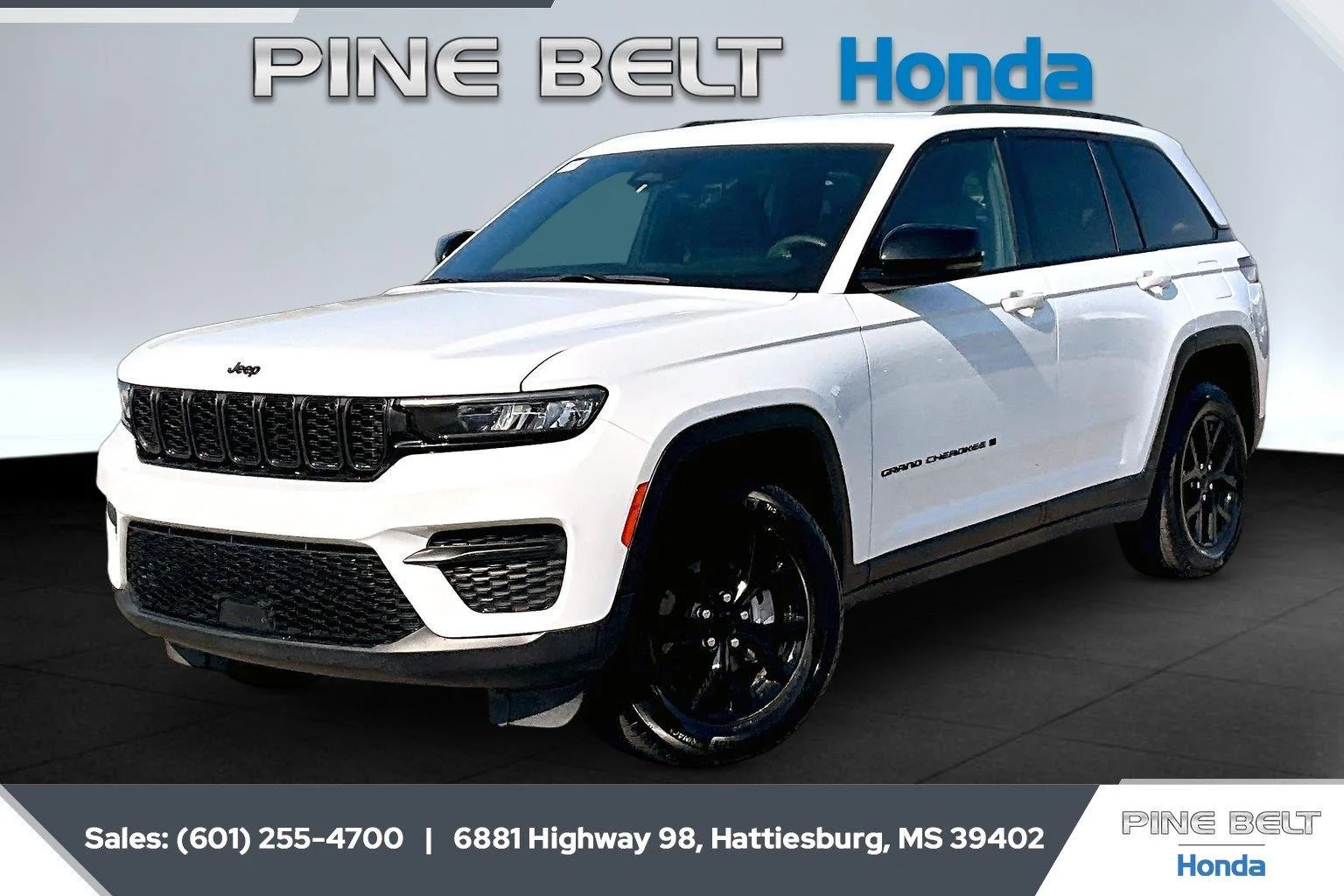 Used 2025 Bright White Clearcoat Jeep Altitude image 10