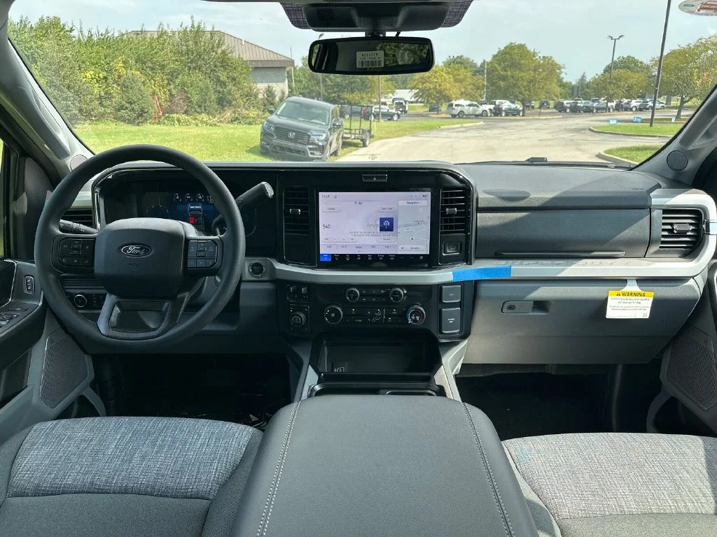 New 2027 Silver Ford XLT image 2