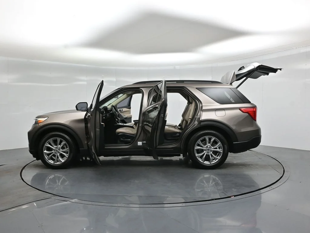 Used 2021 Gray Ford XLT image 34