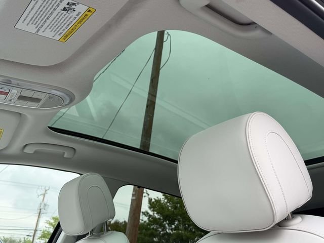 Used 2023 Black Hyundai Limited image 4