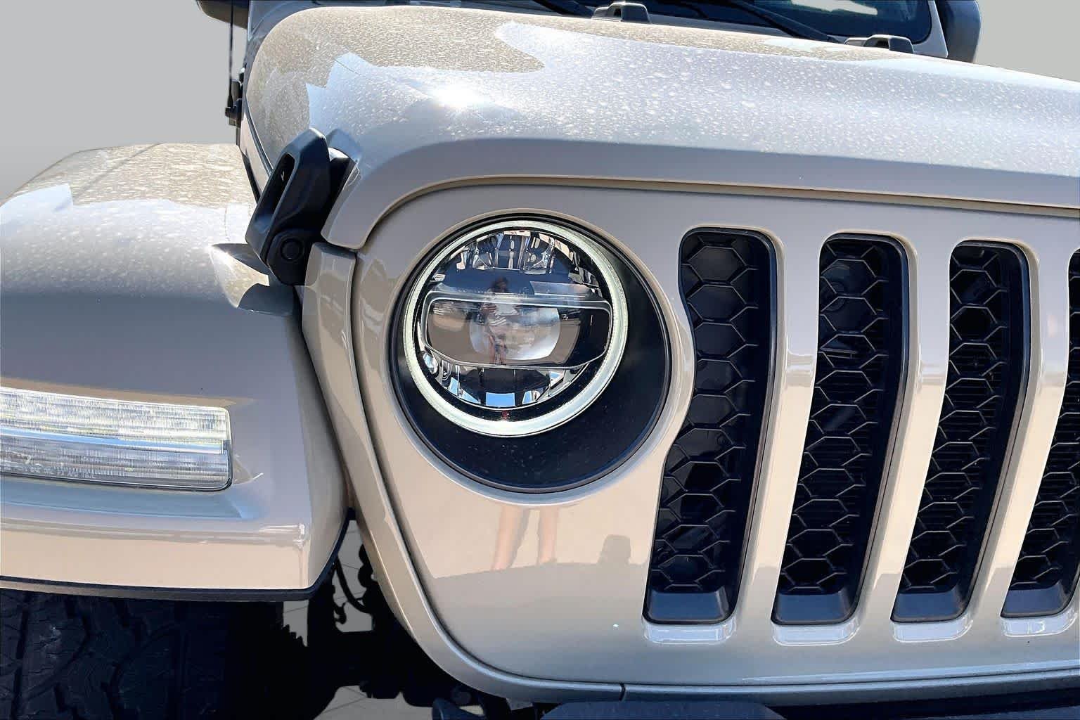 Used 2022 Limited Edition Gobi Clearcoat Jeep Unlimited Sahara image 28