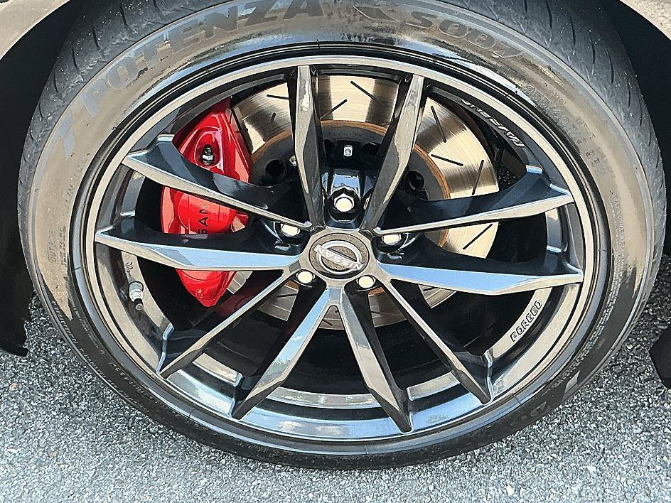 Used 2023 Black Diamond Pearl Nissan Performance image 10