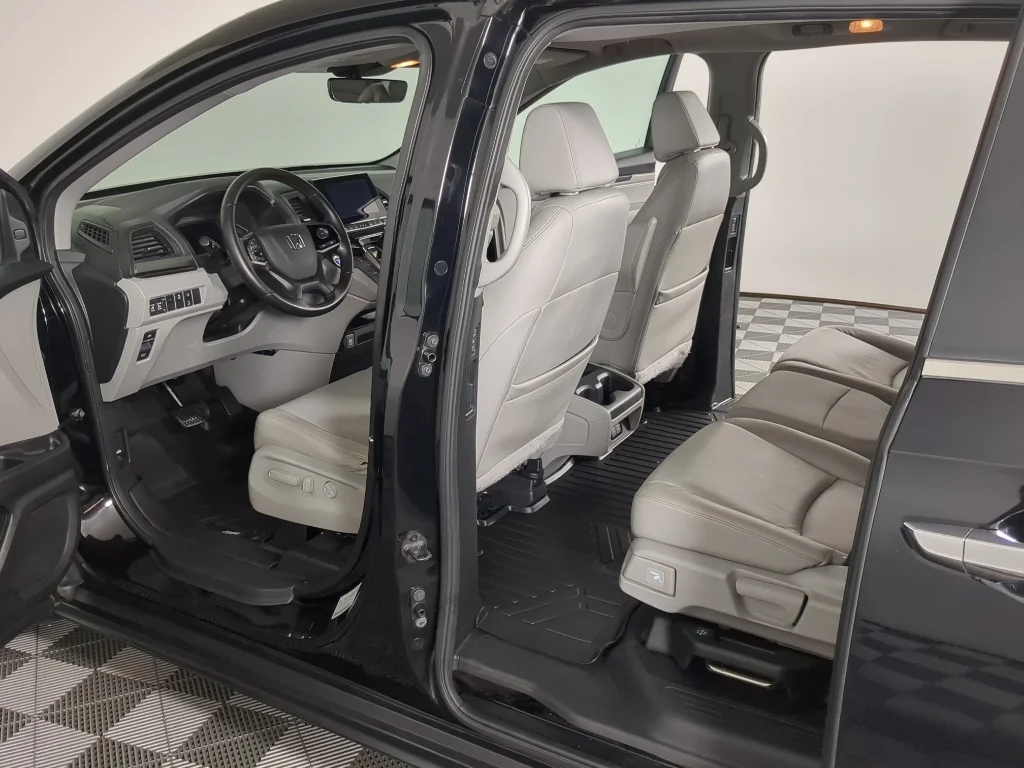 Used 2018 Black Honda EX-L image 15