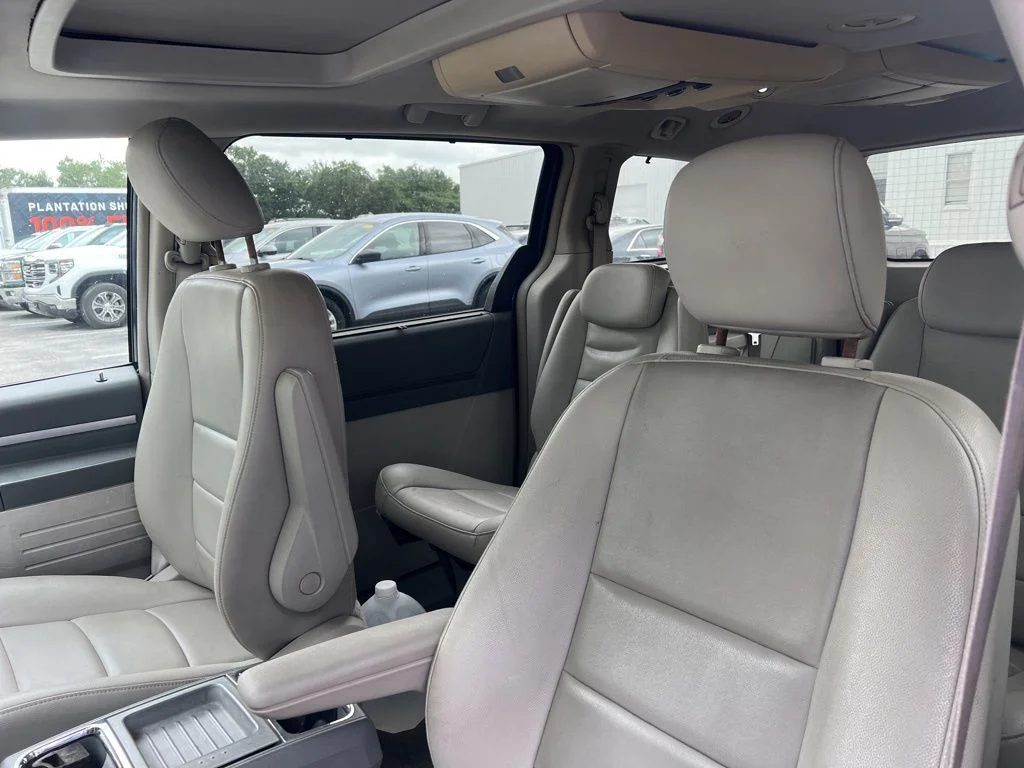 Used 2008 Modern Blue Pearlcoat Dodge SXT image 10