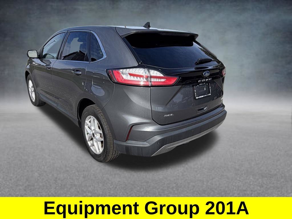 Used 2024 Gray Ford SEL image 3
