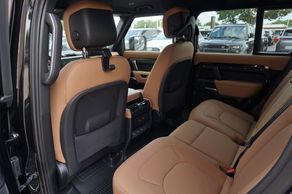 New 2026 Santorini Black Land Rover X-Dynamic SE image 28